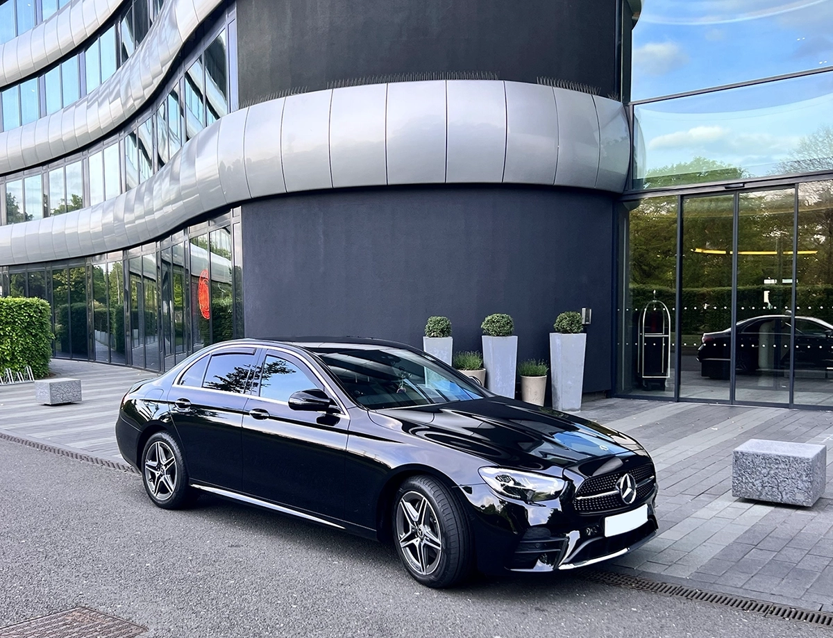Dinez executive mercedes e class farnborough tilbury cruise transfer